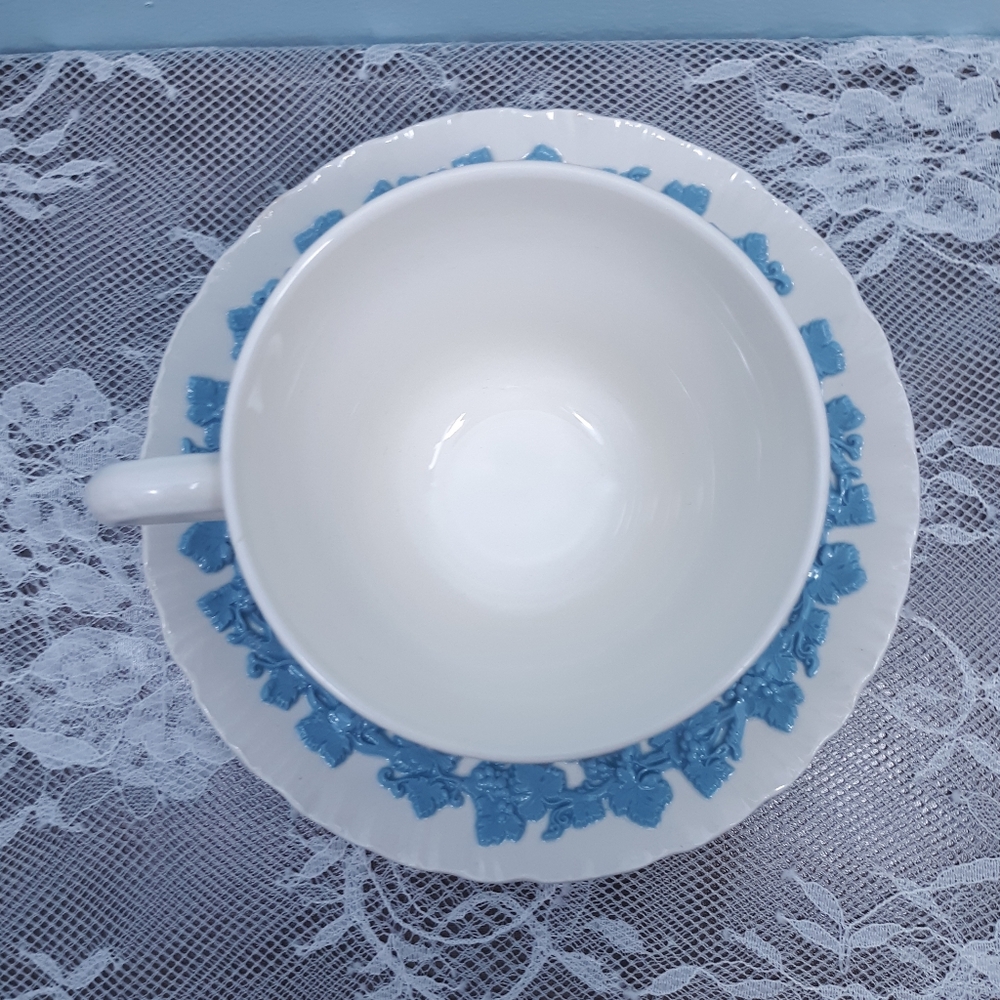 Wedgwood Queensware Lilac Blue Cream Seashell Edge Embossed Grapes Teacup Saucer - Picture 5 of 15